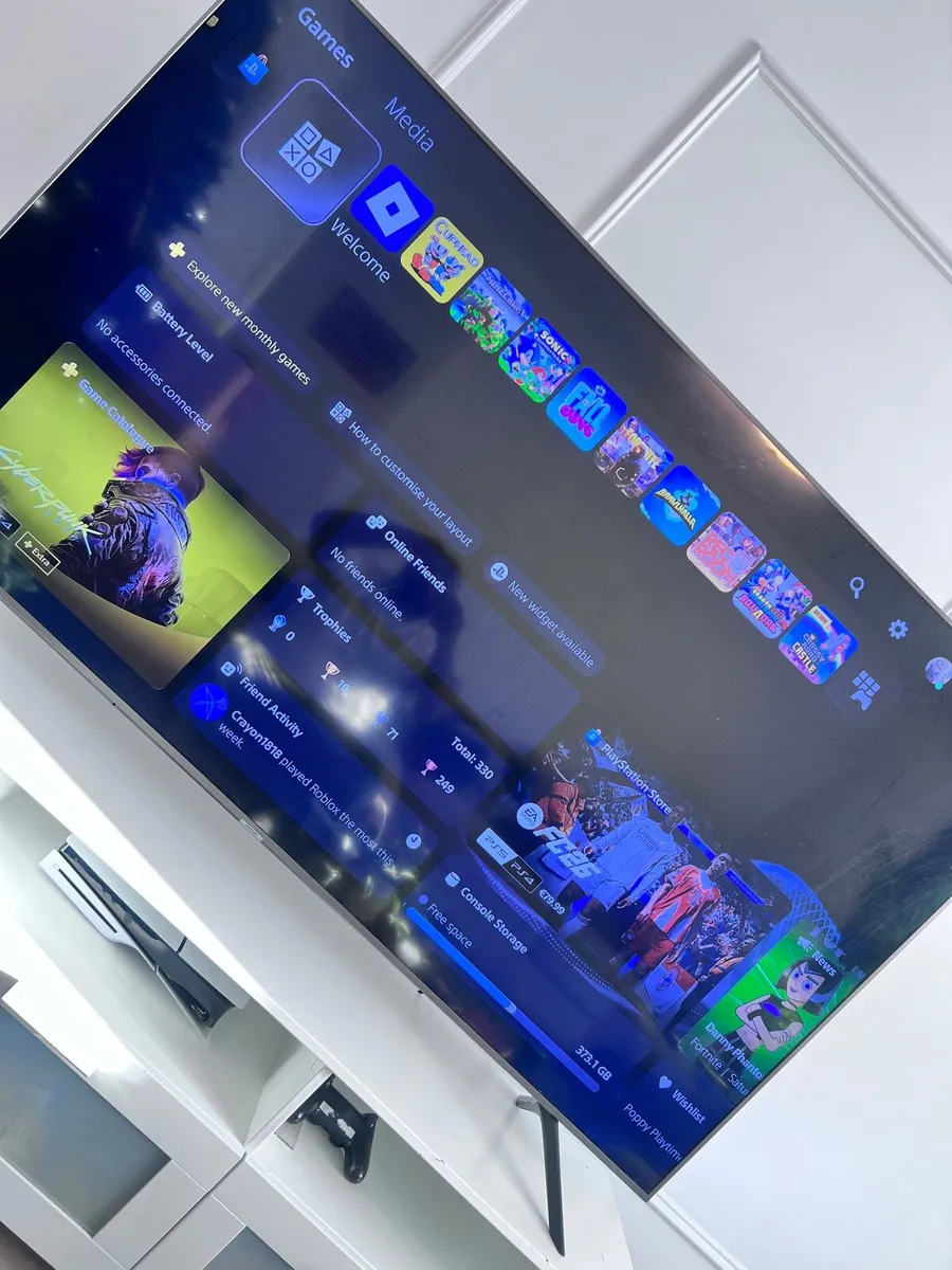 Samsung 75” TV and Stand - Image 3