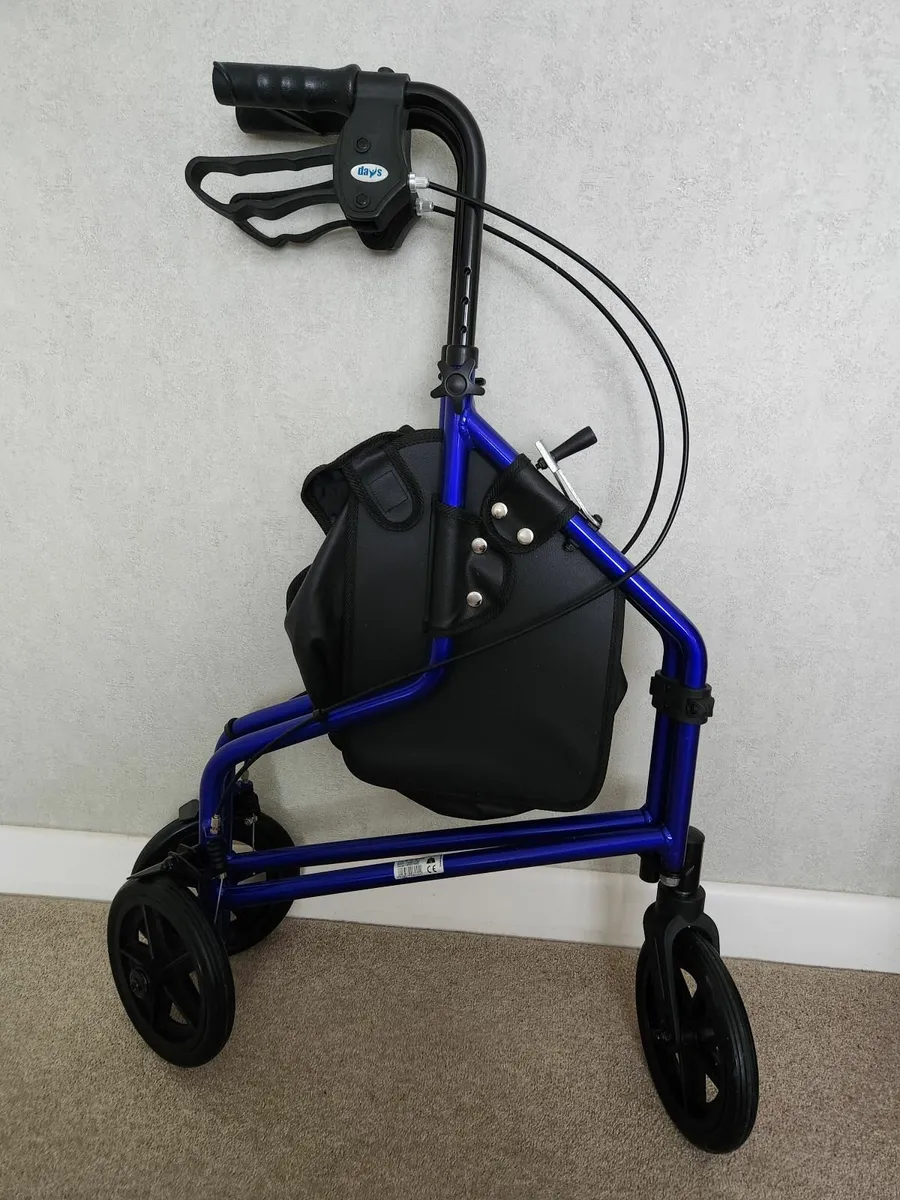 Tri wheeled Walker/Rollator - Image 3
