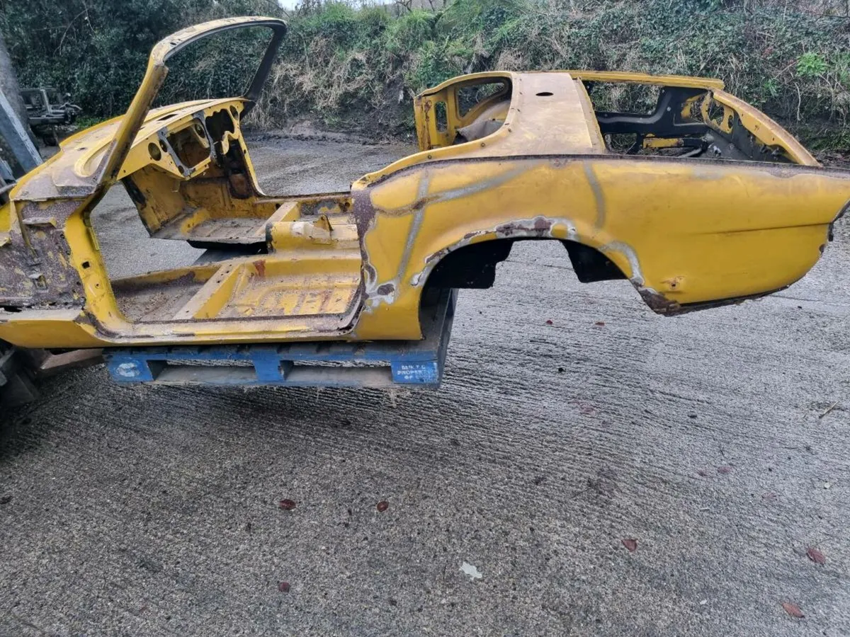 Triumph spitfire body - Image 1