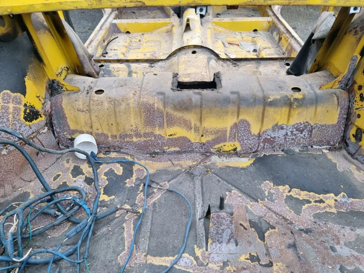 Triumph spitfire body - Image 2