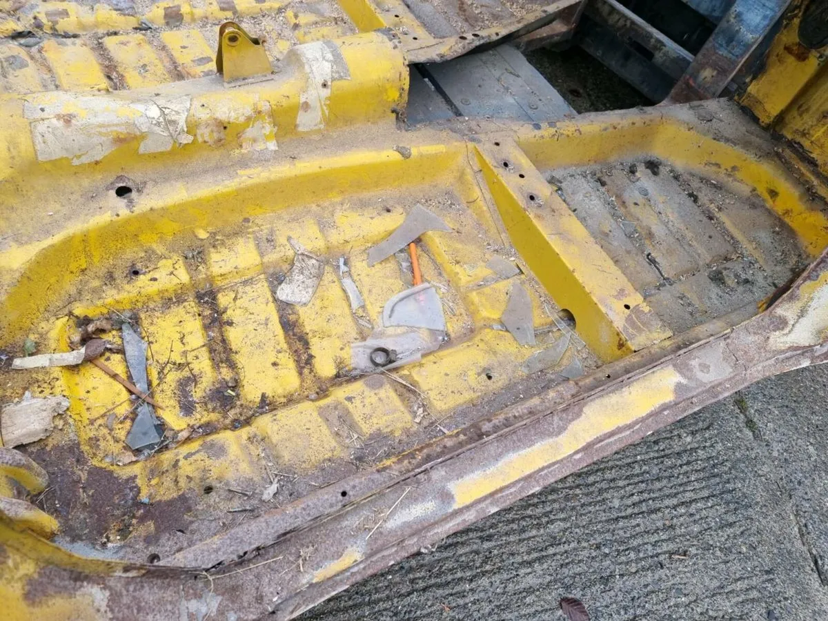 Triumph spitfire body - Image 3