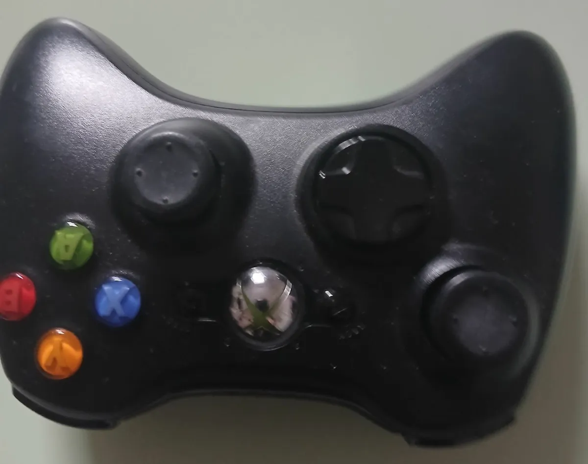 XBOX 360 Black Controller - Image 3