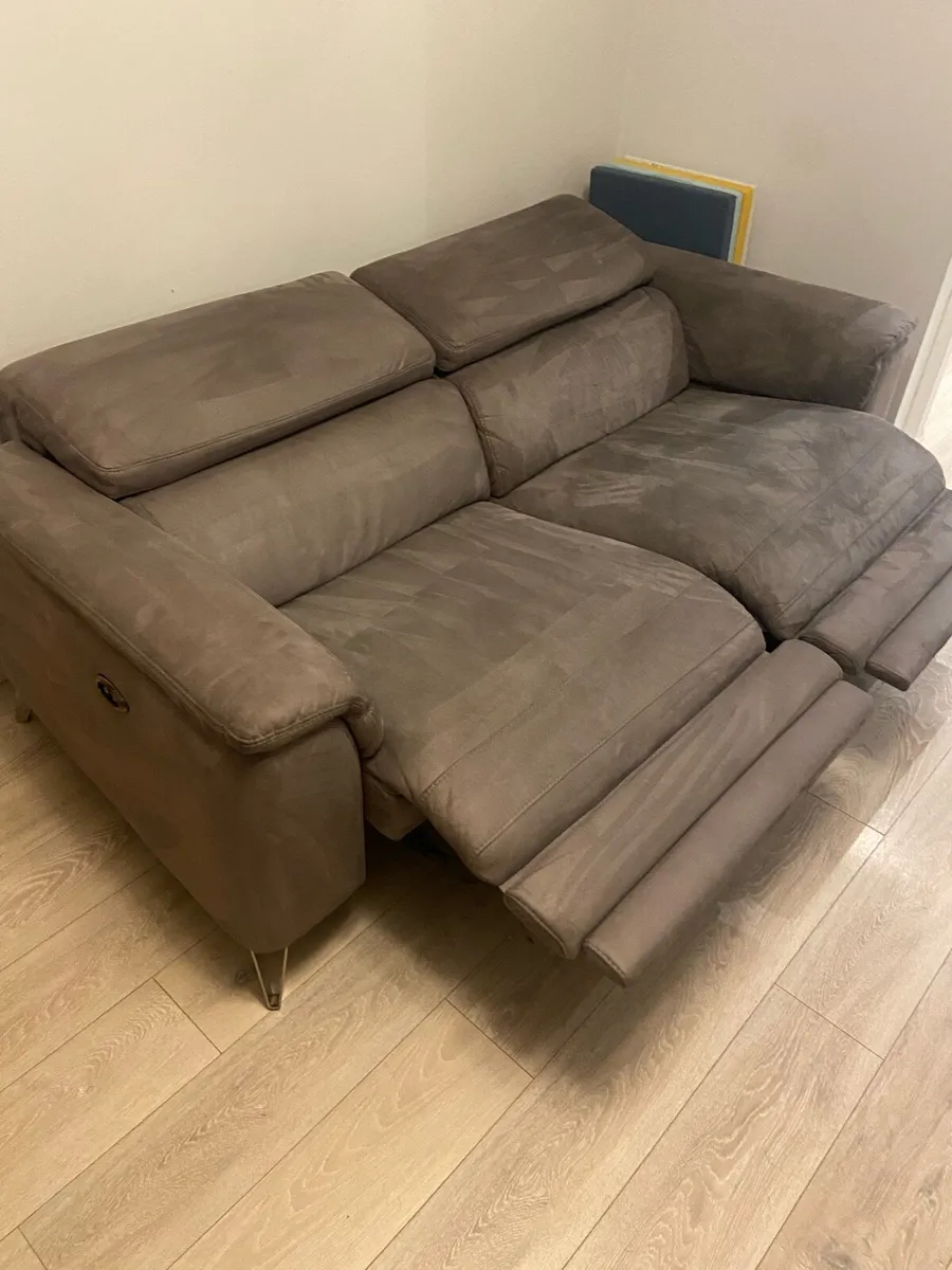 3 seater electric recliner sofa - Image 2