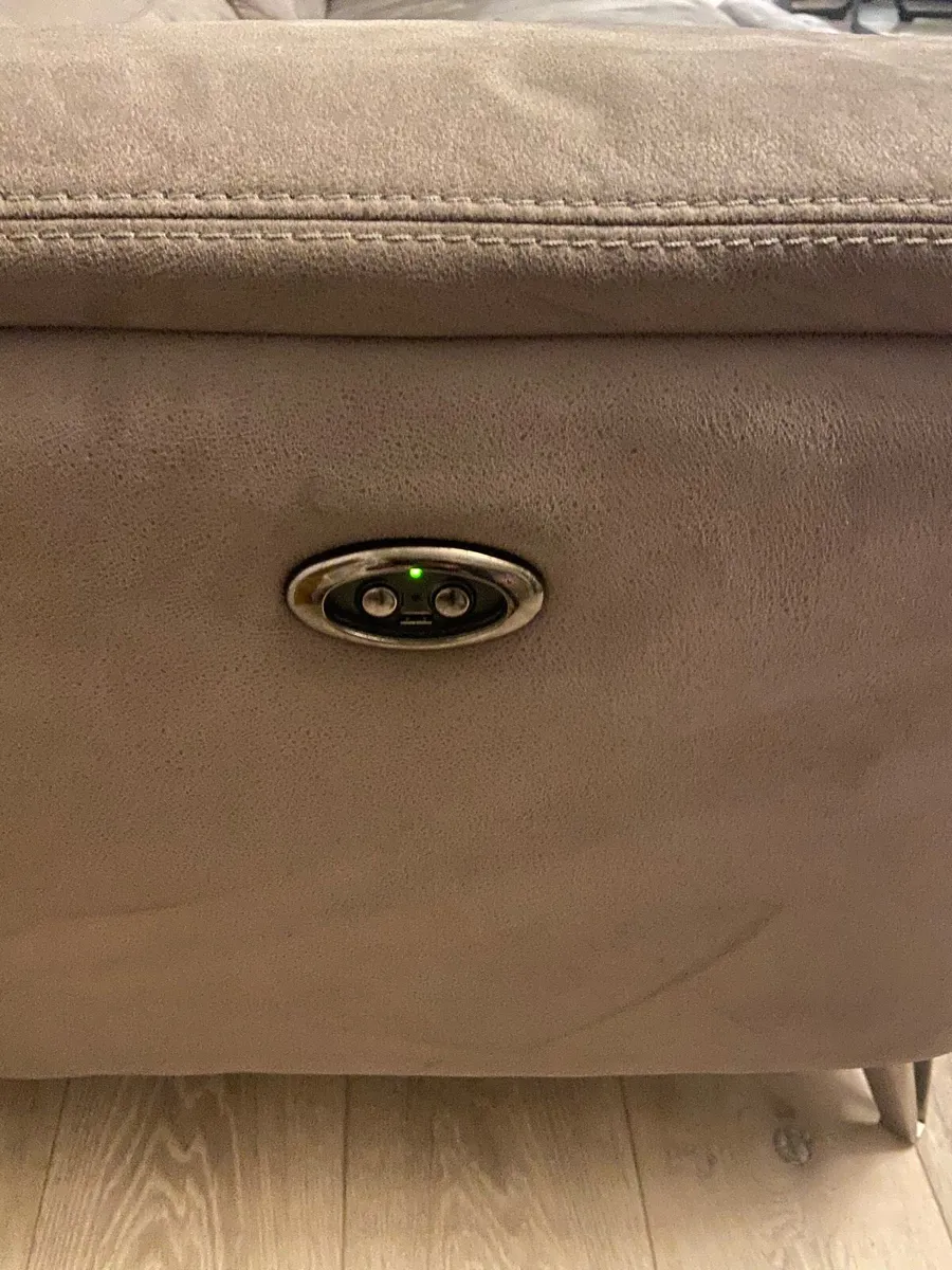 3 seater electric recliner sofa - Image 4