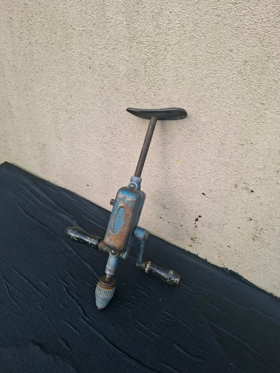 Vintage tool manual drill possible to post