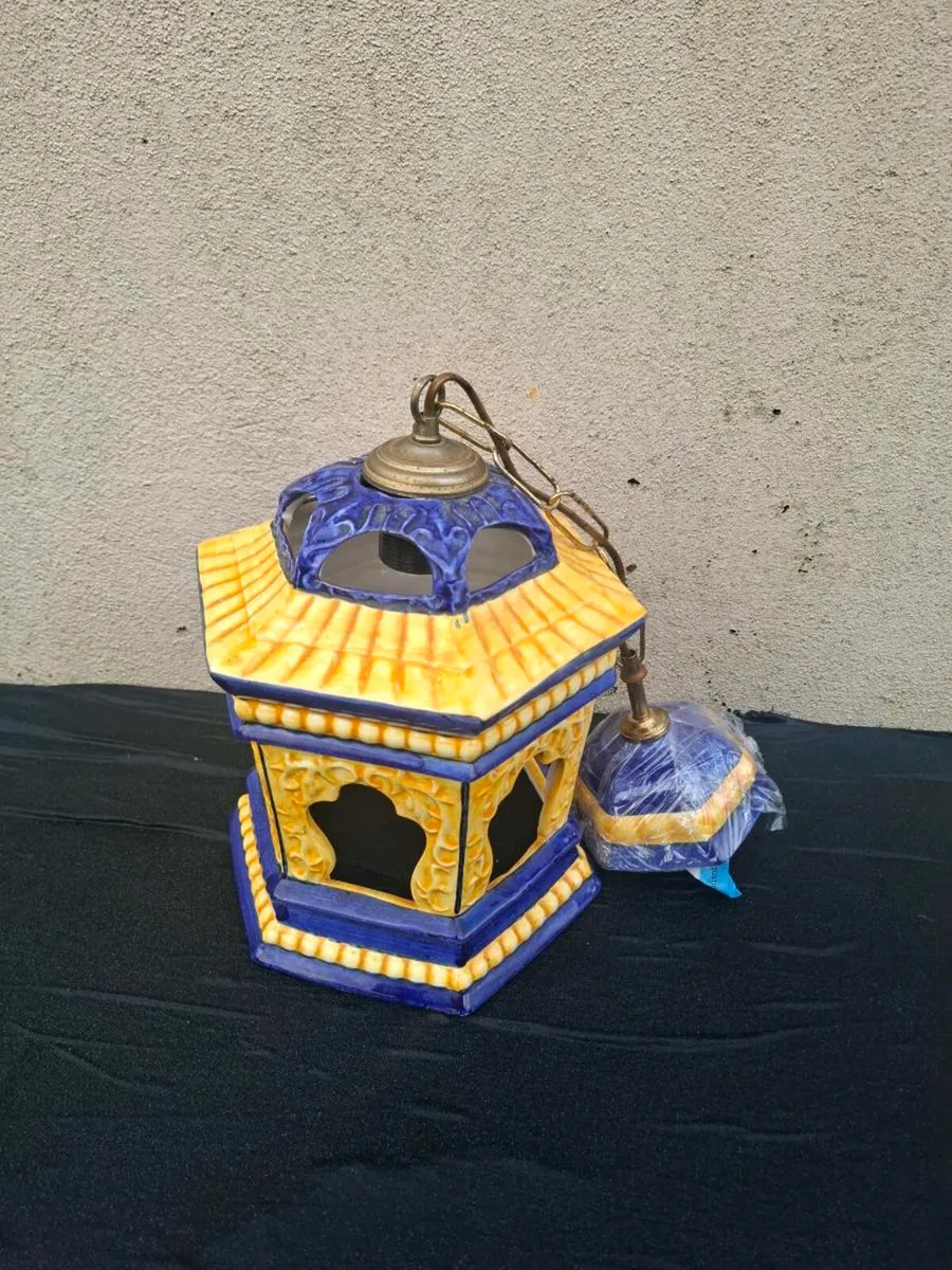 Ceiling lamp postage possible