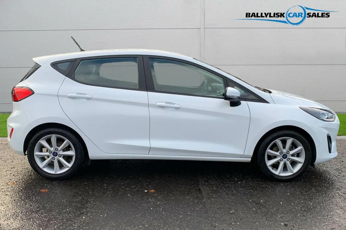 Ford Fiesta 1.0T 100PS Trend in White with 44K - Image 3