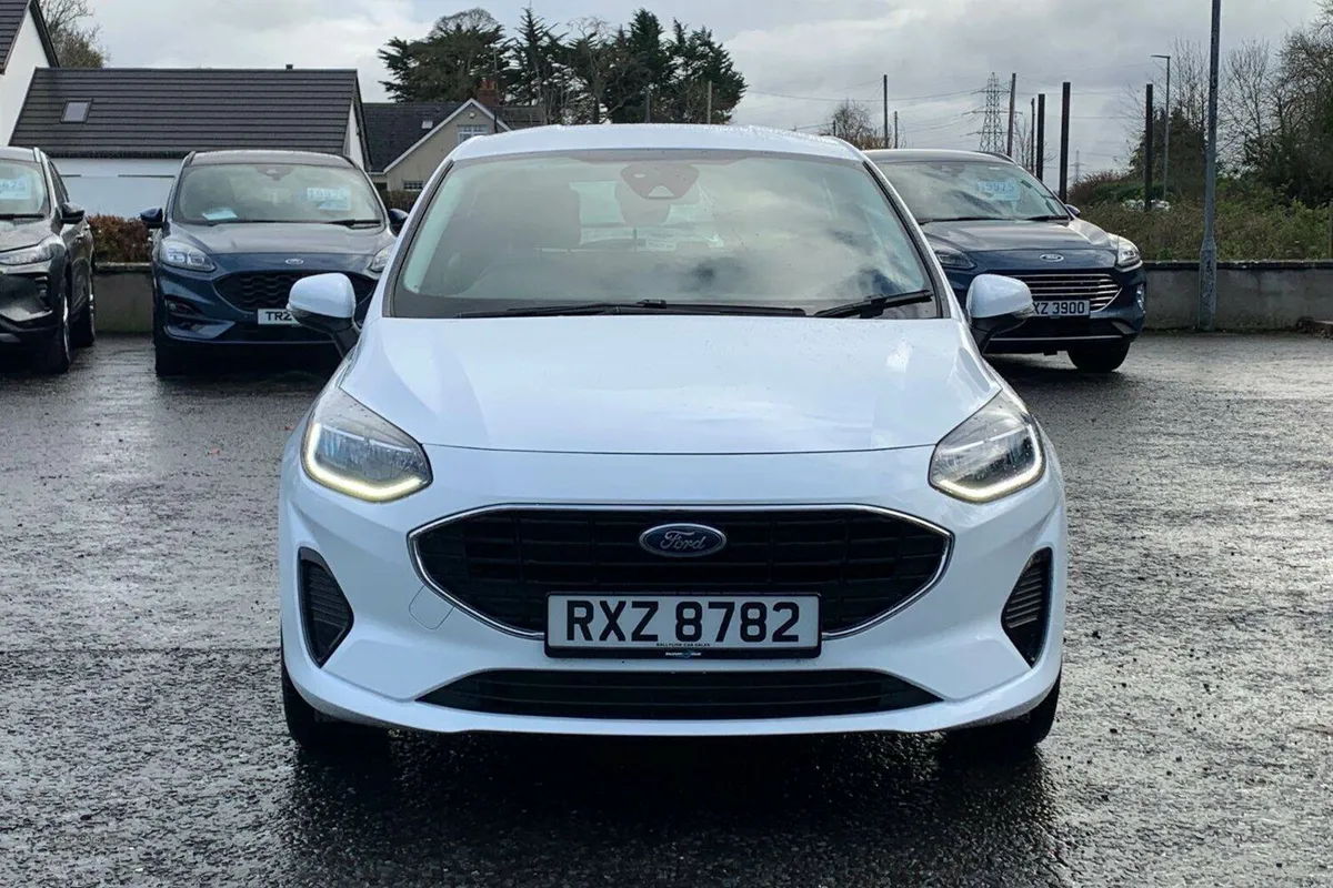 Ford Fiesta 1.0T 100PS Trend in White with 44K - Image 4