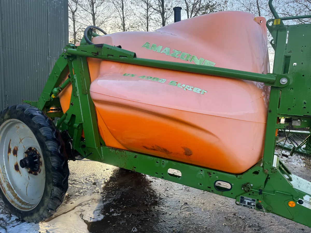 Amazone UX 4200 breaking parts - Image 3