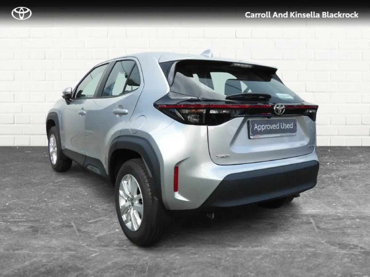 Toyota Yaris Cross Hybrid Luna - Image 2