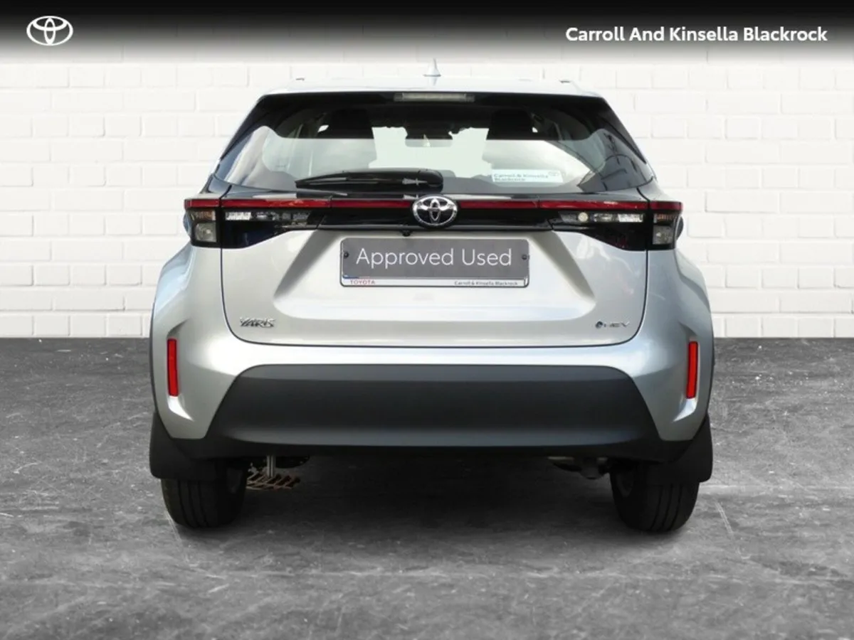 Toyota Yaris Cross Hybrid Luna - Image 4