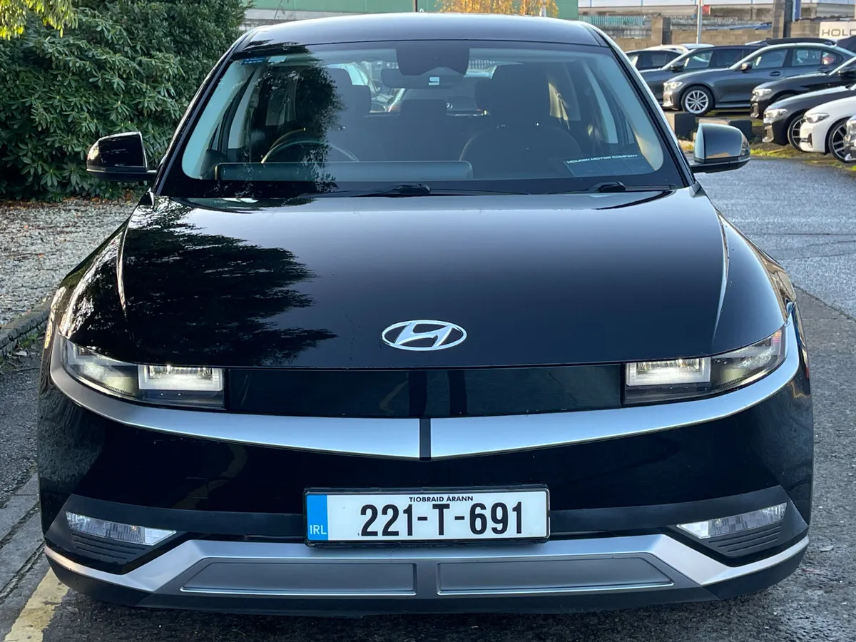 2022 Hyundai IONIQ 5..LOW MILES..350 KM RANGE - Image 4