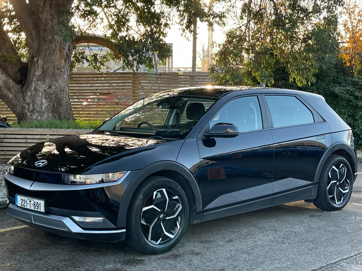 2022 Hyundai IONIQ 5..LOW MILES..350 KM RANGE - Image 3