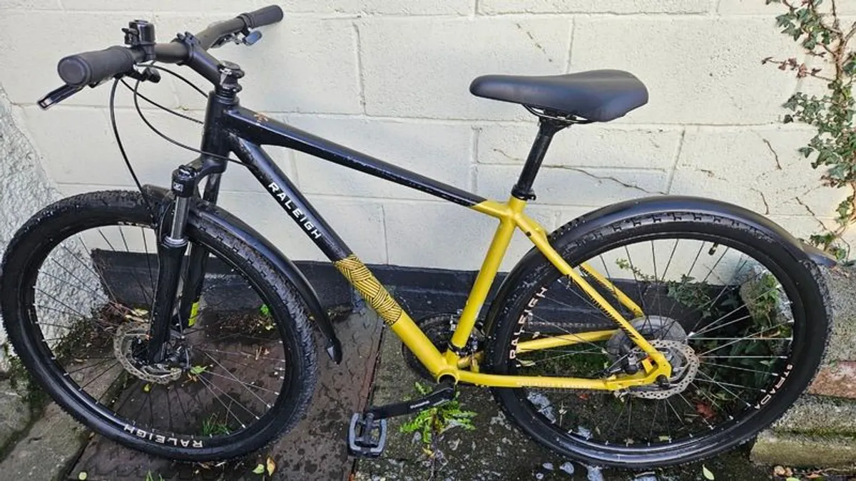 6 months old Raleigh Strada X Crossbar Mountain Bike - Image 2