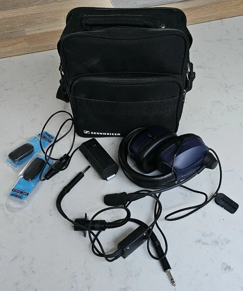 Sennheiser HMEC-300 Pilots headset with bag+socks - Image 1