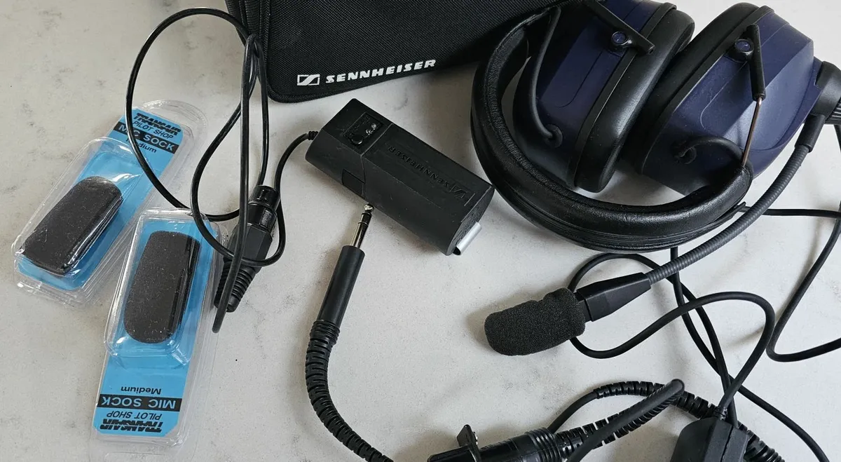 Sennheiser HMEC-300 Pilots headset with bag+socks - Image 3