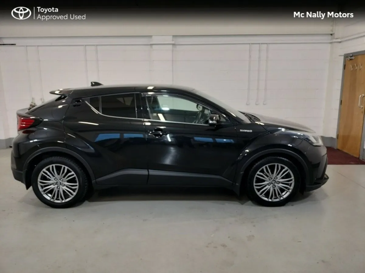 Toyota C-HR 1.8 HYBRID SOL 4DR AUTO TOP SPEC - Image 3