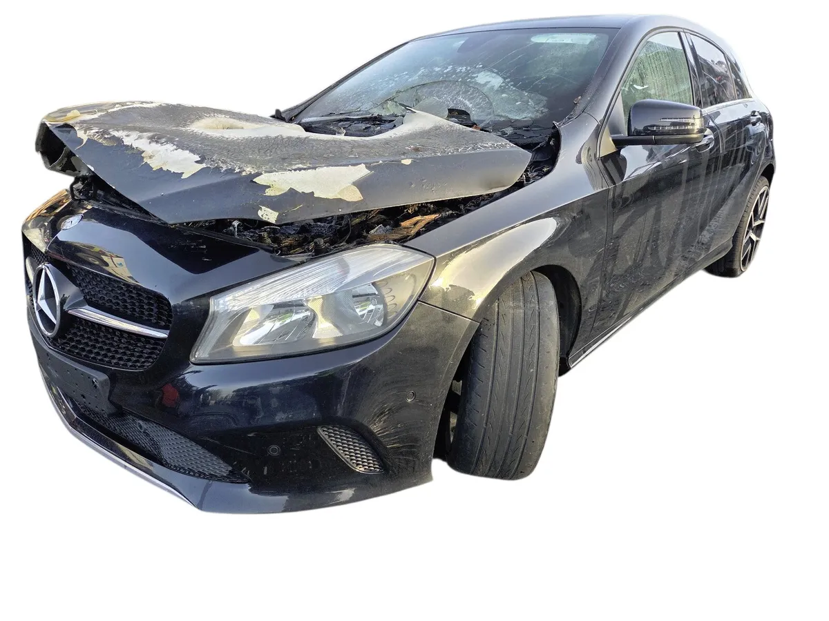 2016 MERCEDES BENZ A CLASS Breaking/Dismantling - Image 3