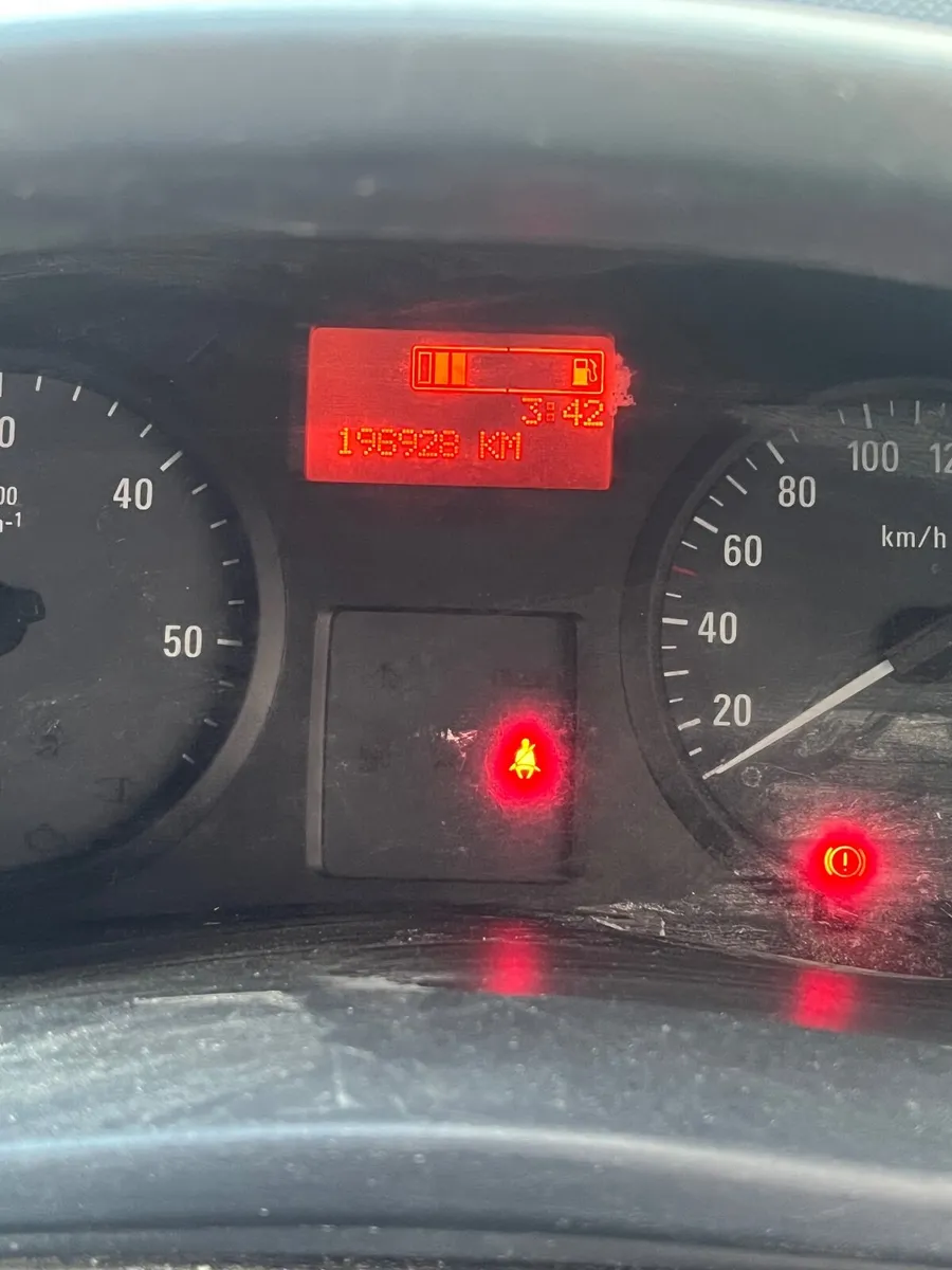 Opel Vivaro 2014 - Image 2