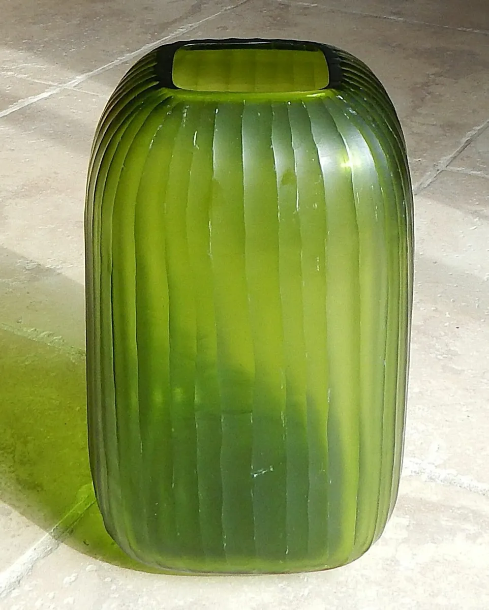 Large Guaxs Handmade Green Glass Vase - Image 2
