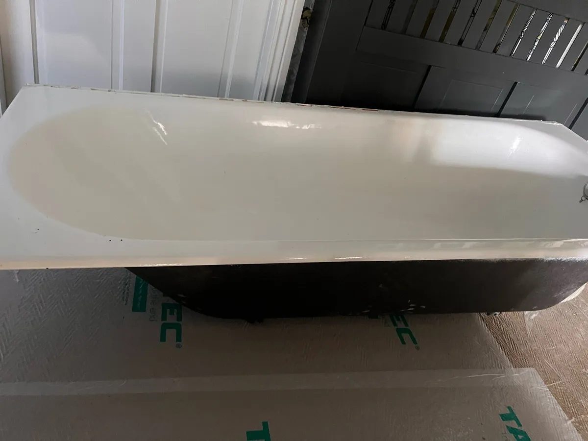 Cast iron bath - Image 2