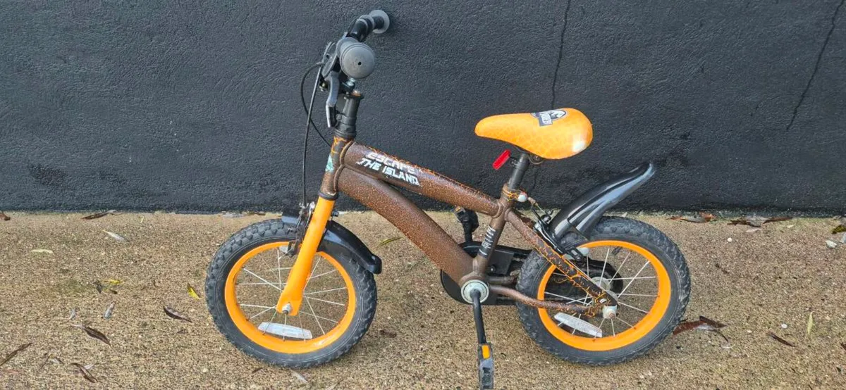 Boys kids bike 14 inch perfect condition