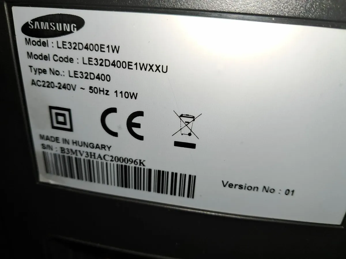 32" Samsung TV model le32d400e1w. - Image 2