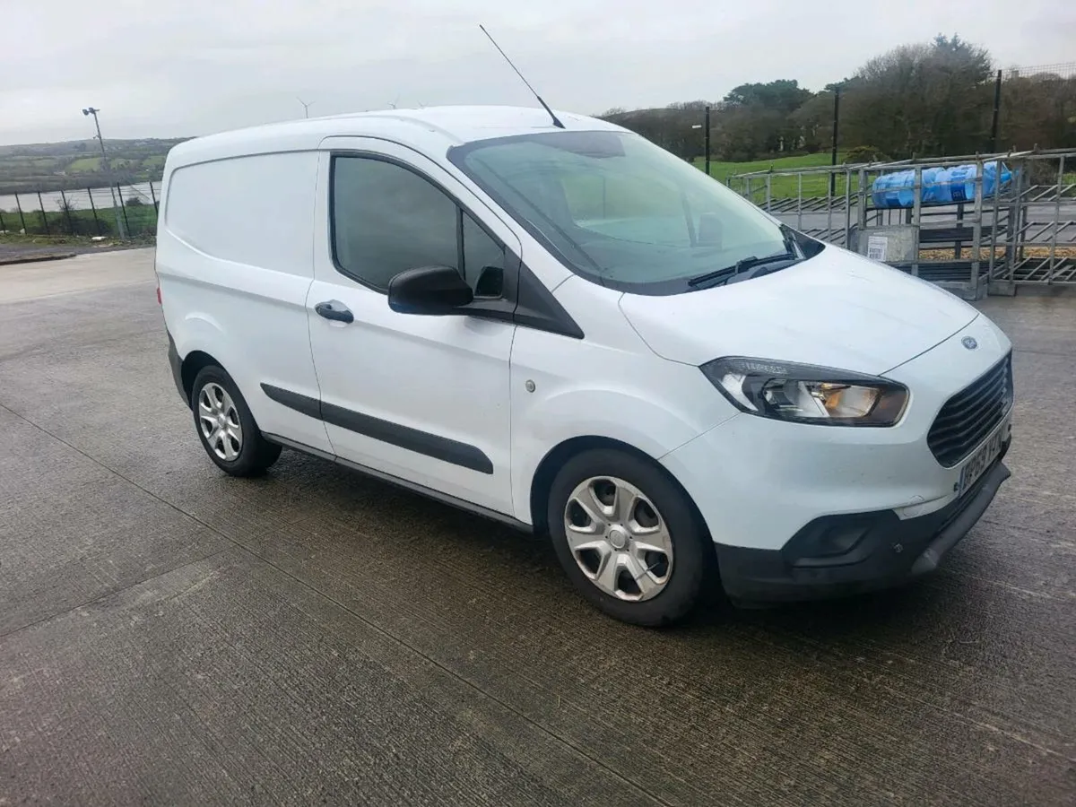 Ford corrier - Image 4