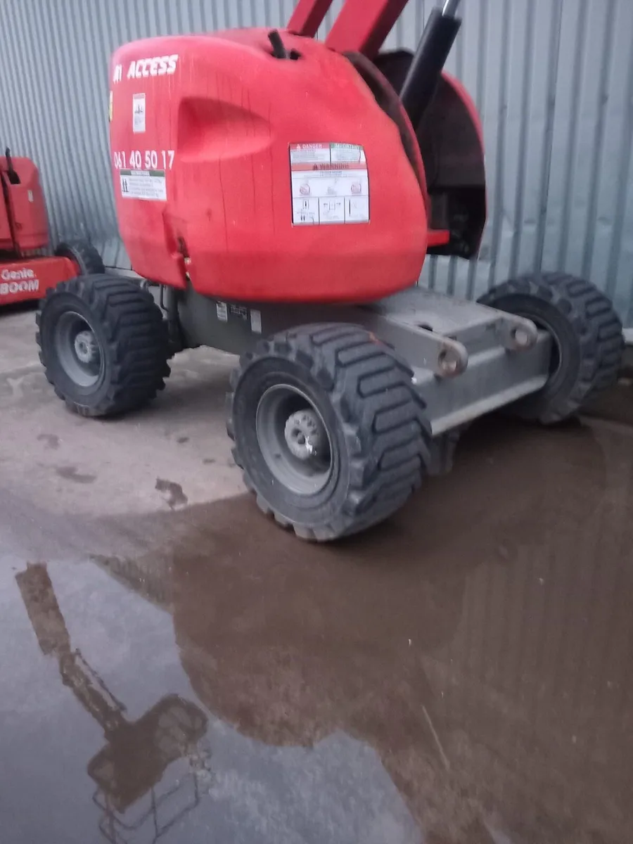 Cherry picker - Image 3