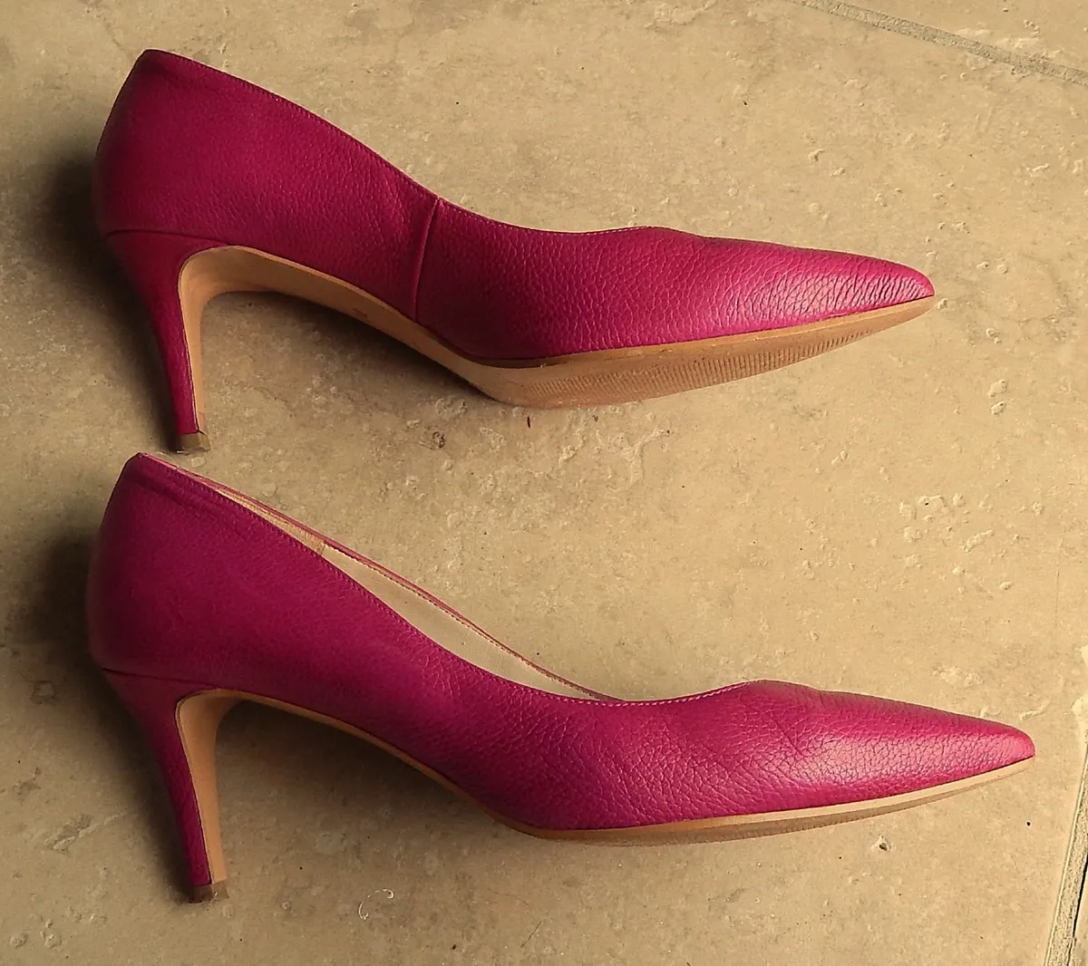 Pair of Lodi Leather Shoes, Size 8, made in Spain - Image 2