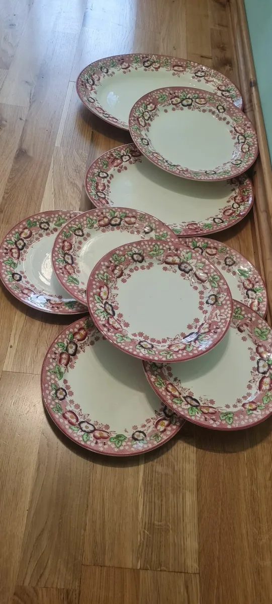 Vintage plates - Image 1