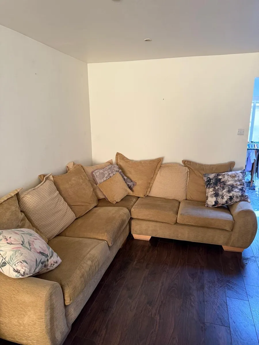 Sofa -Needs to go ASAP - Image 1