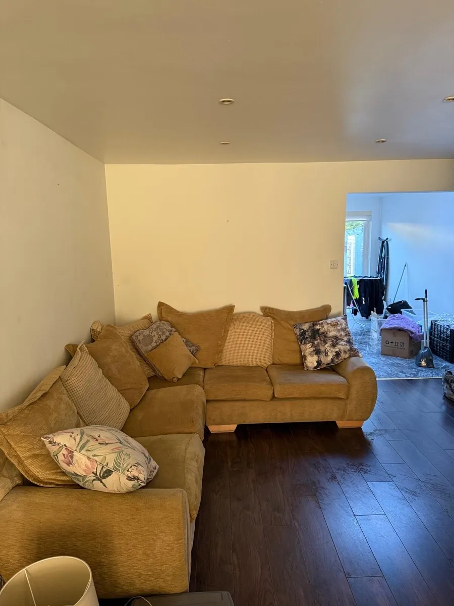 Sofa -Needs to go ASAP - Image 3