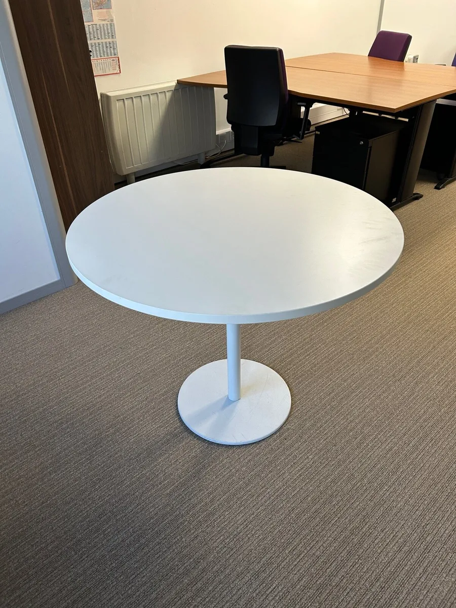 Office table - Image 2