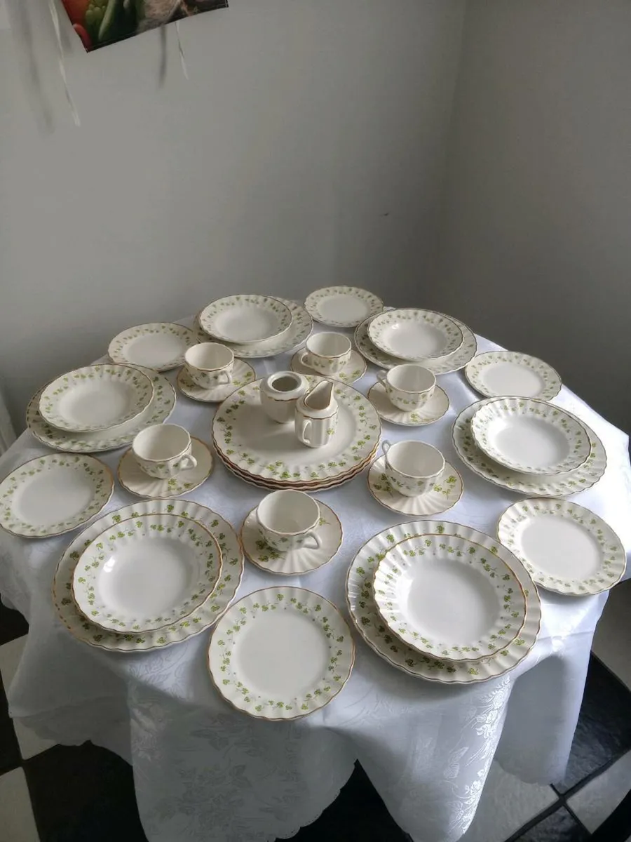 Superb dinner service ( Blarney Shamrock ) - Image 1