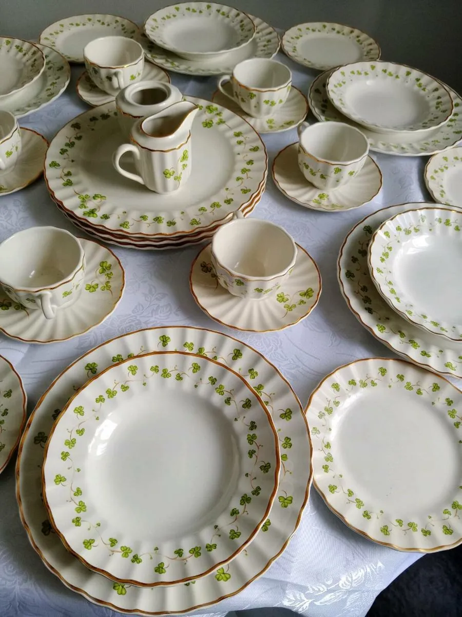 Superb dinner service ( Blarney Shamrock ) - Image 2