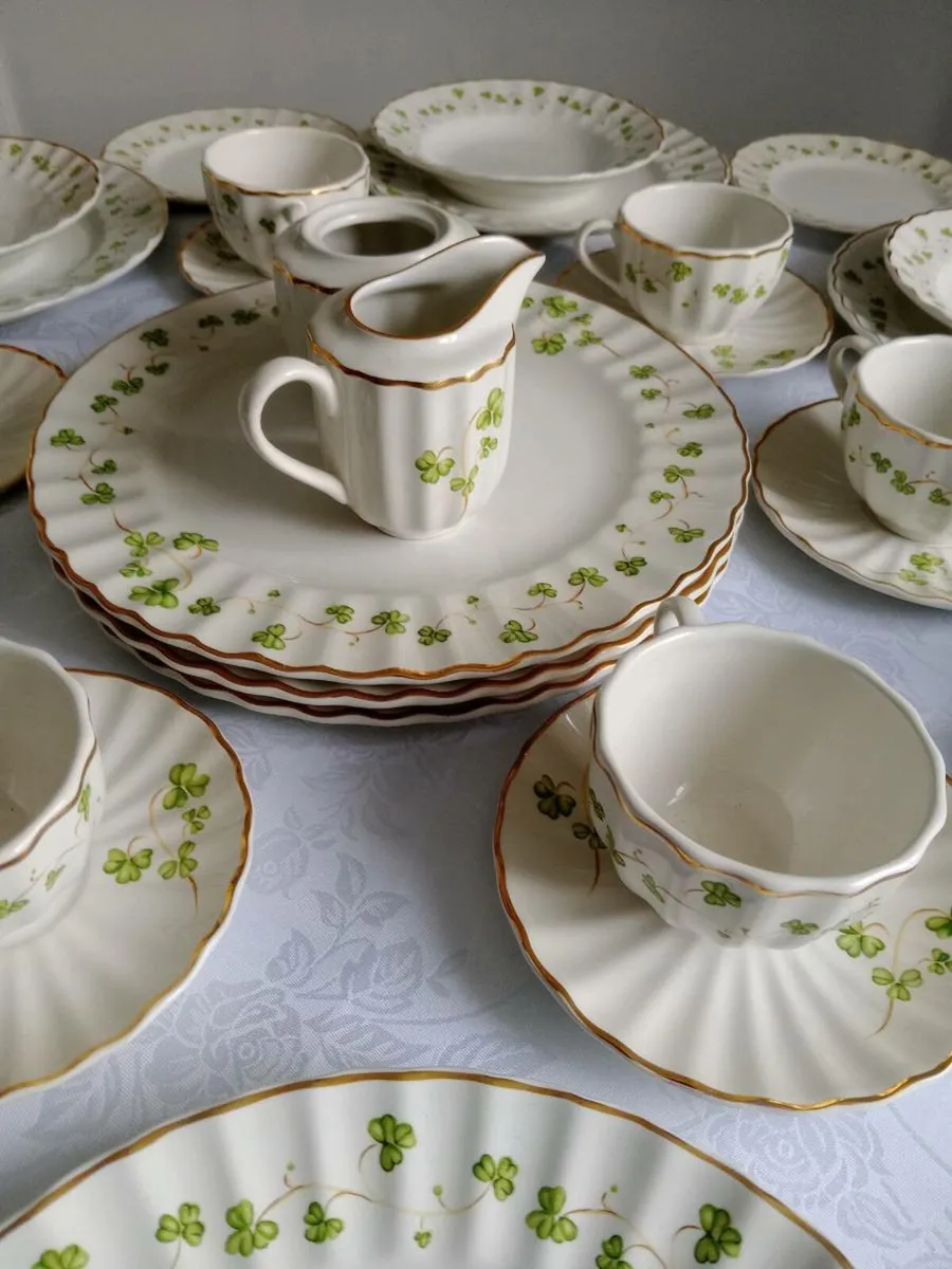 Superb dinner service ( Blarney Shamrock ) - Image 4
