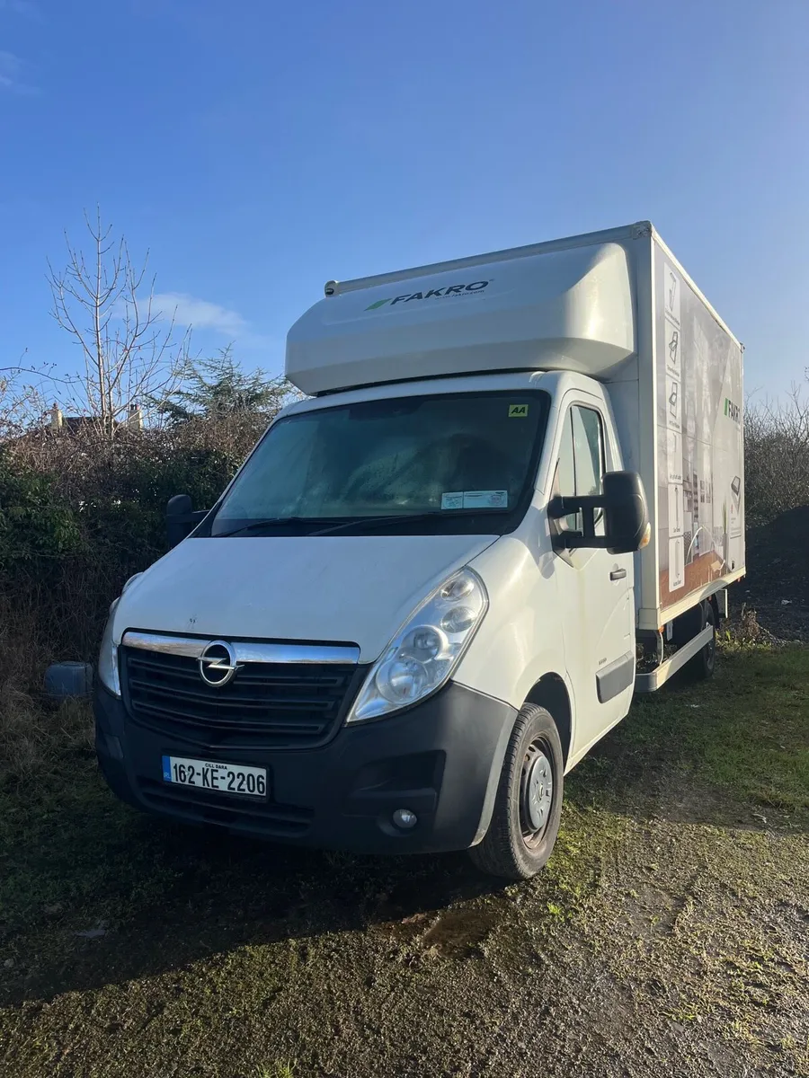 Renault F3500 box van - Image 1
