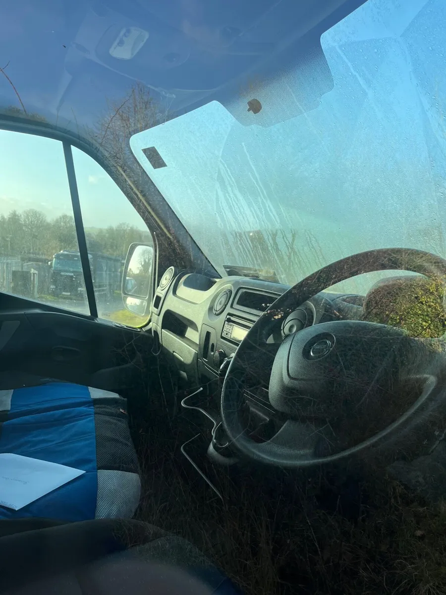 Renault F3500 box van - Image 4