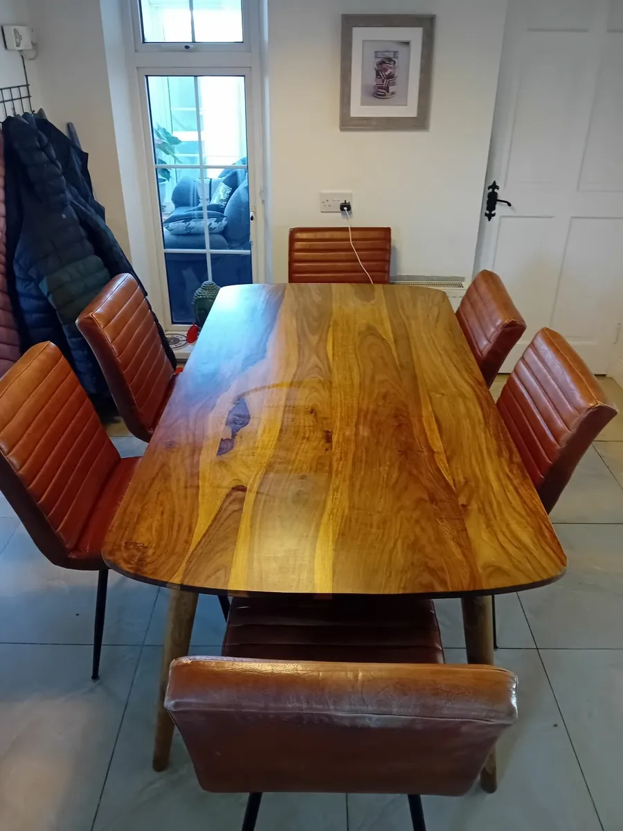 Dining table - Image 1