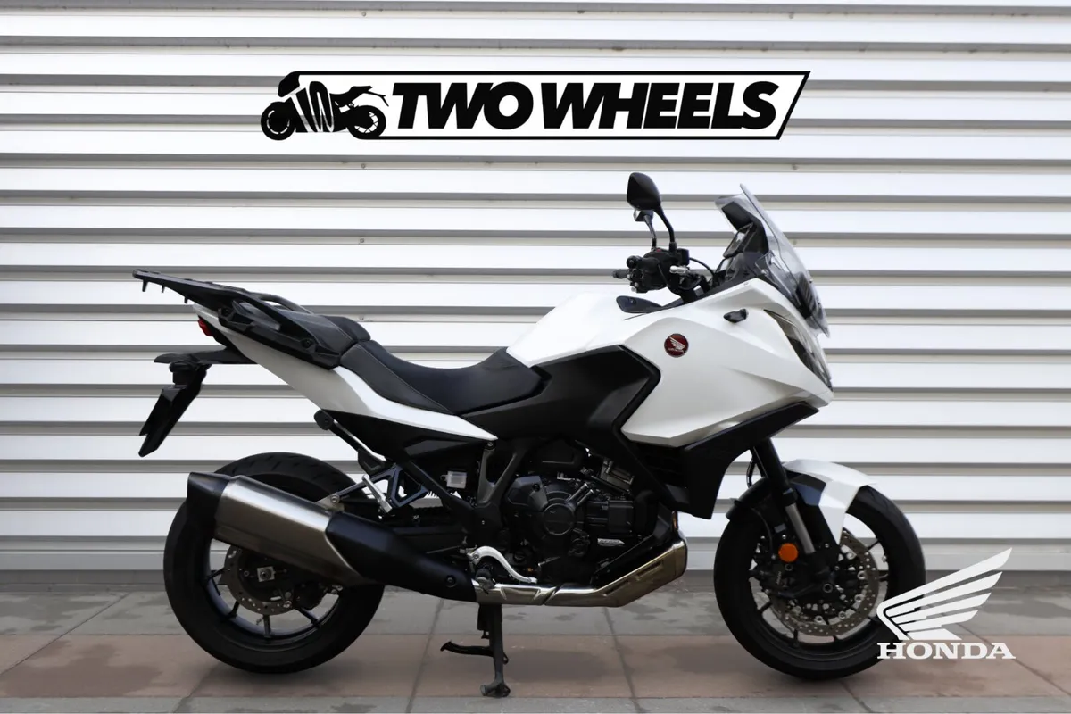 HONDA NT1100 DCT**Ex Demo** - Image 1