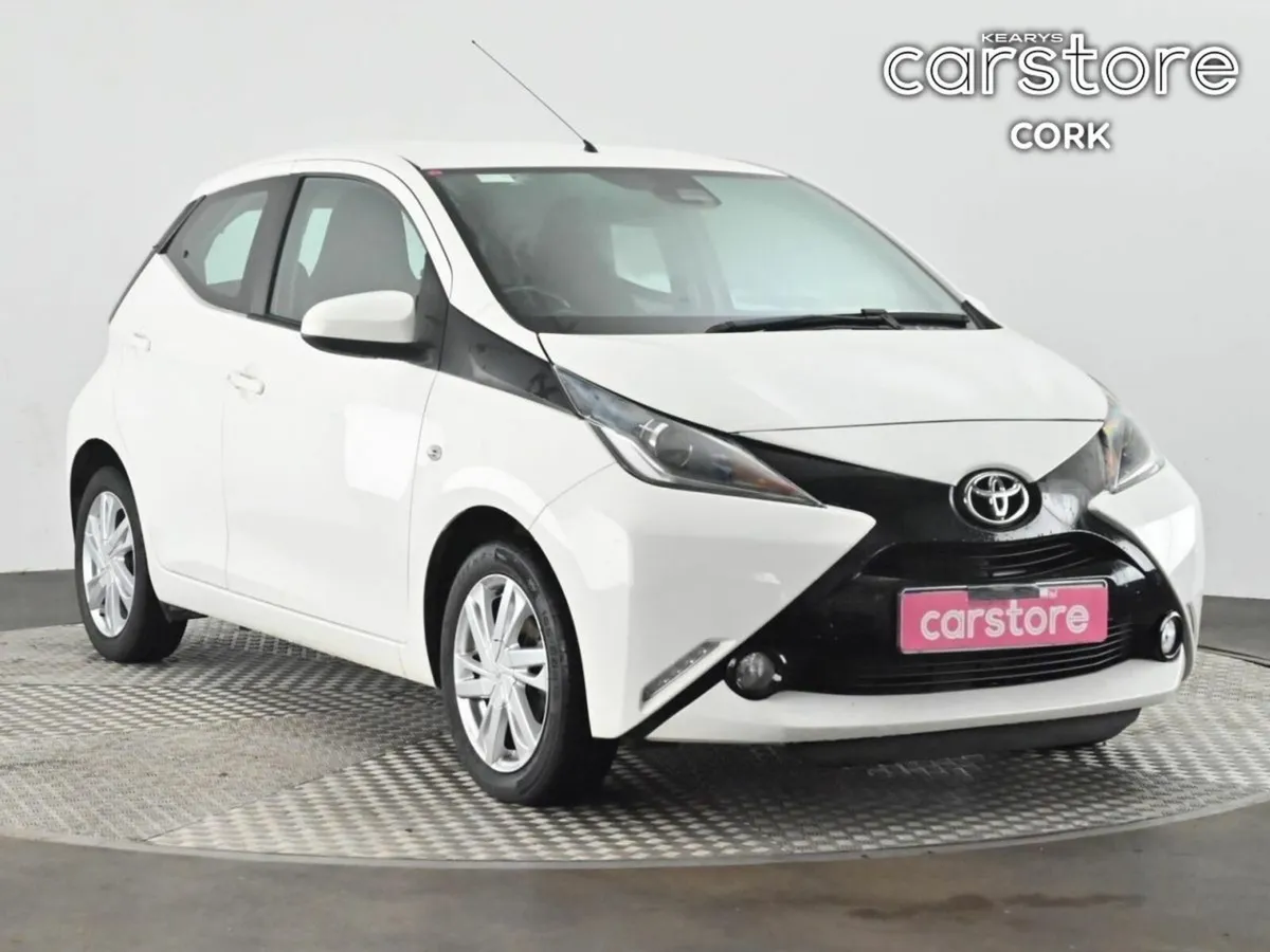 Toyota Aygo 1.0 VVT-i x-play+ - Image 1
