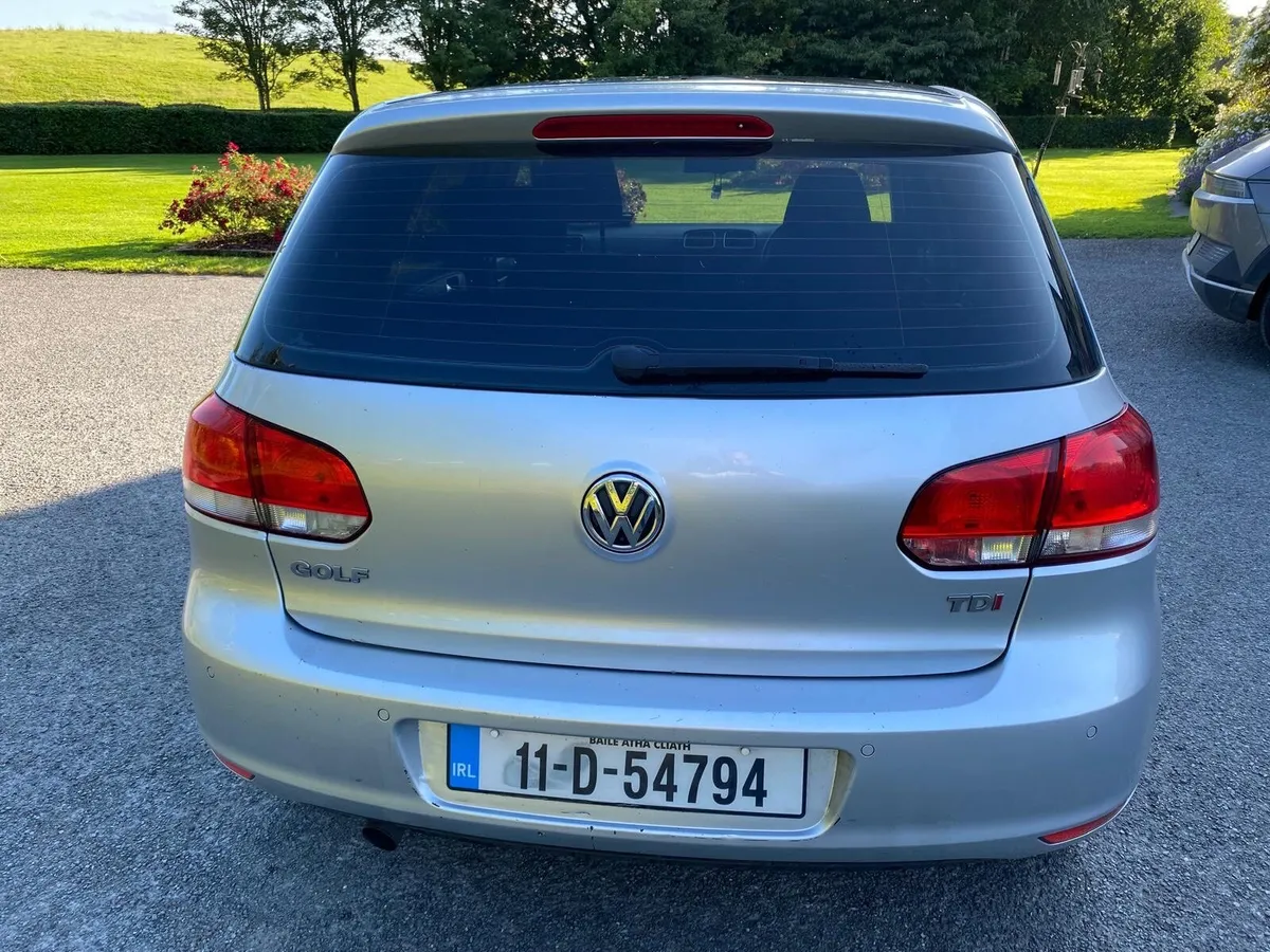Volkswagen Golf 2011 1.6L TDI - Image 3