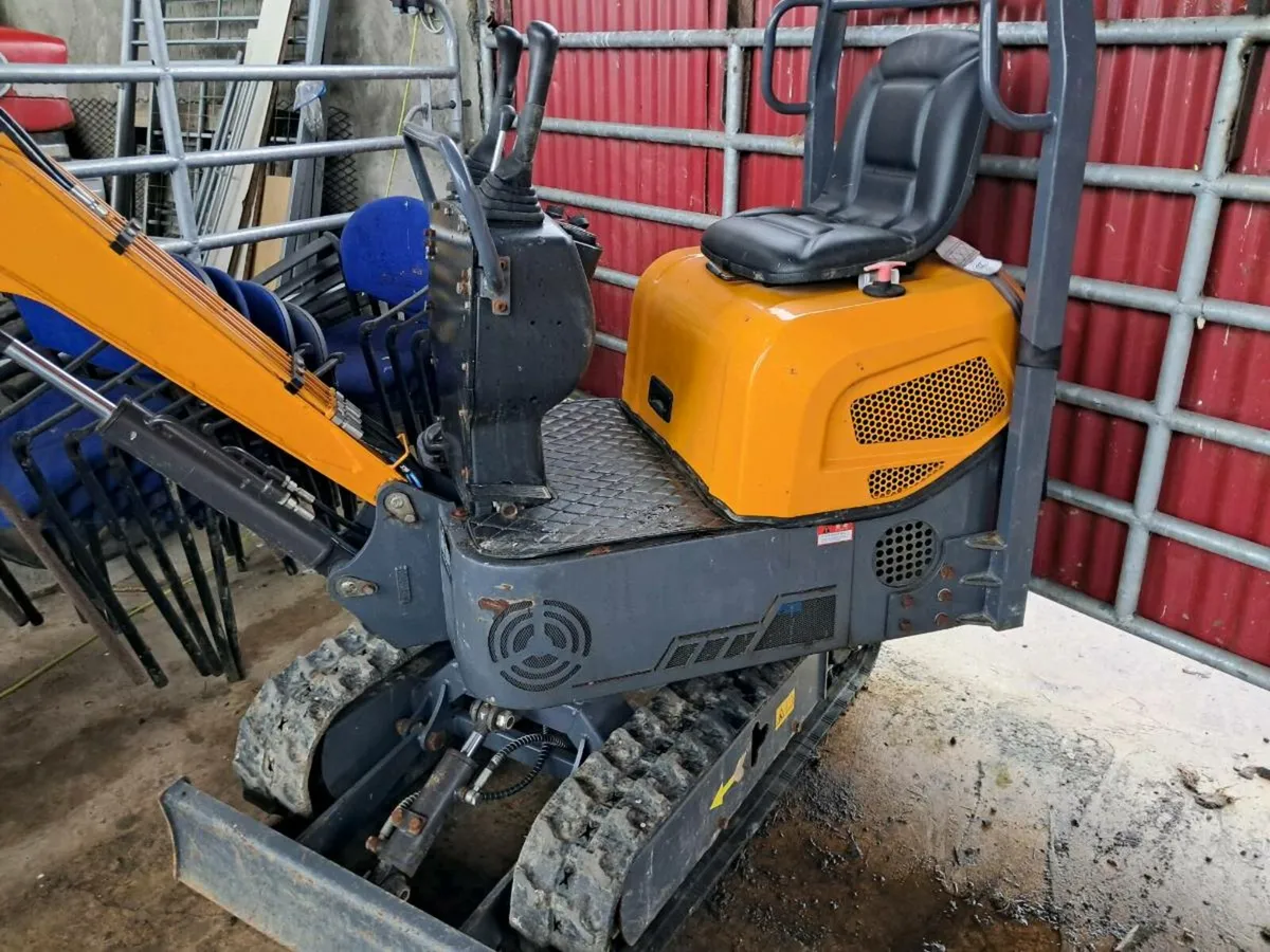 Mini digger - Image 2