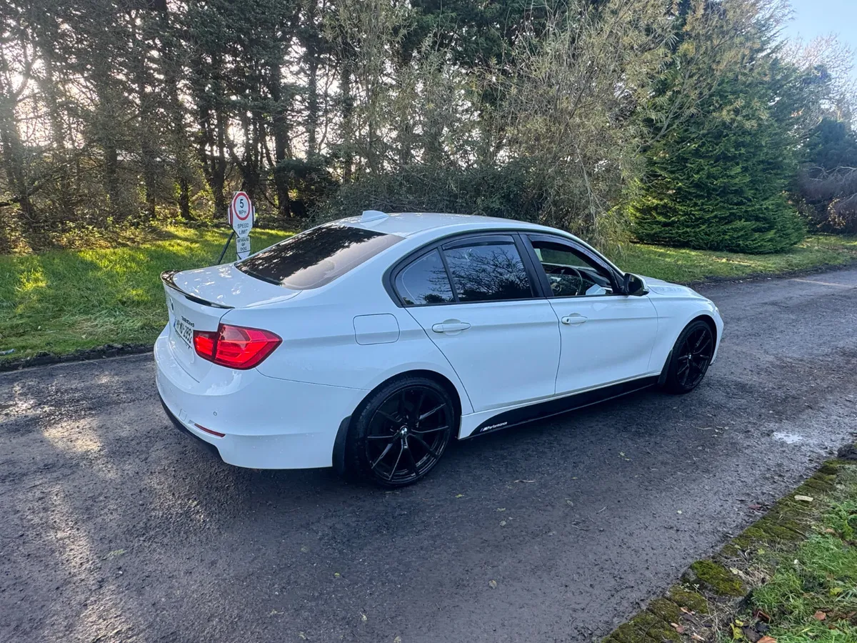 14 BMW 3-Series .. 320D - Image 2