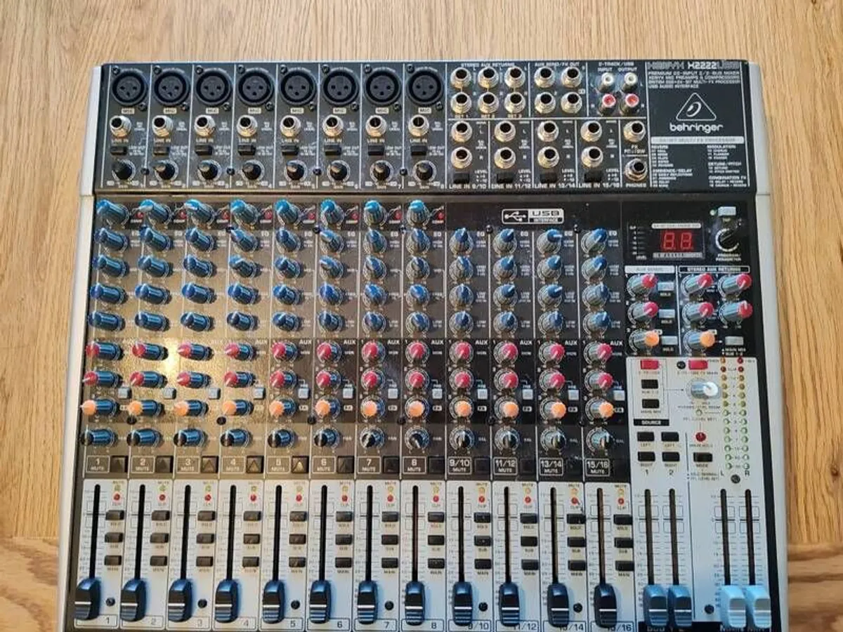 Behringer xenyx x2222 USB 24 bit multi processer - Image 2