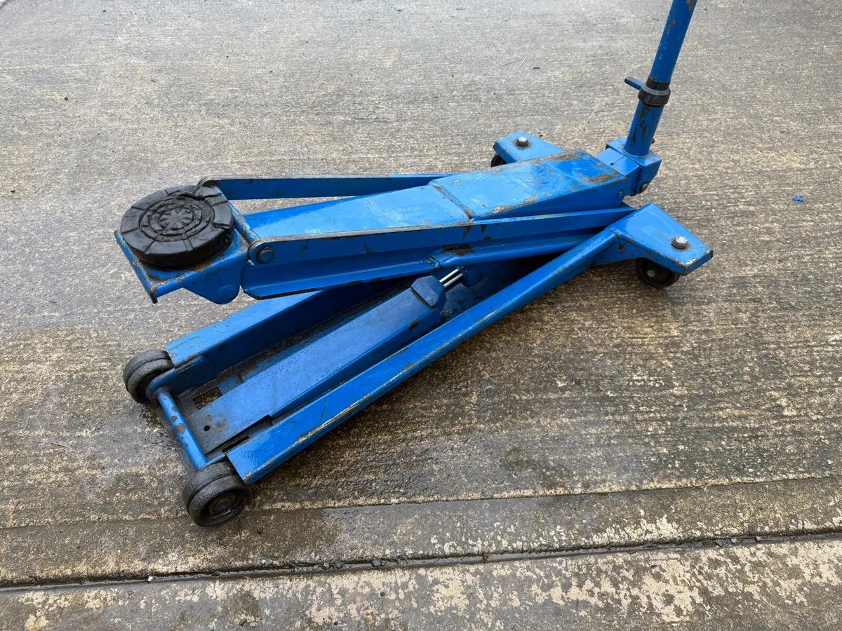 AC high lift jack - Image 1