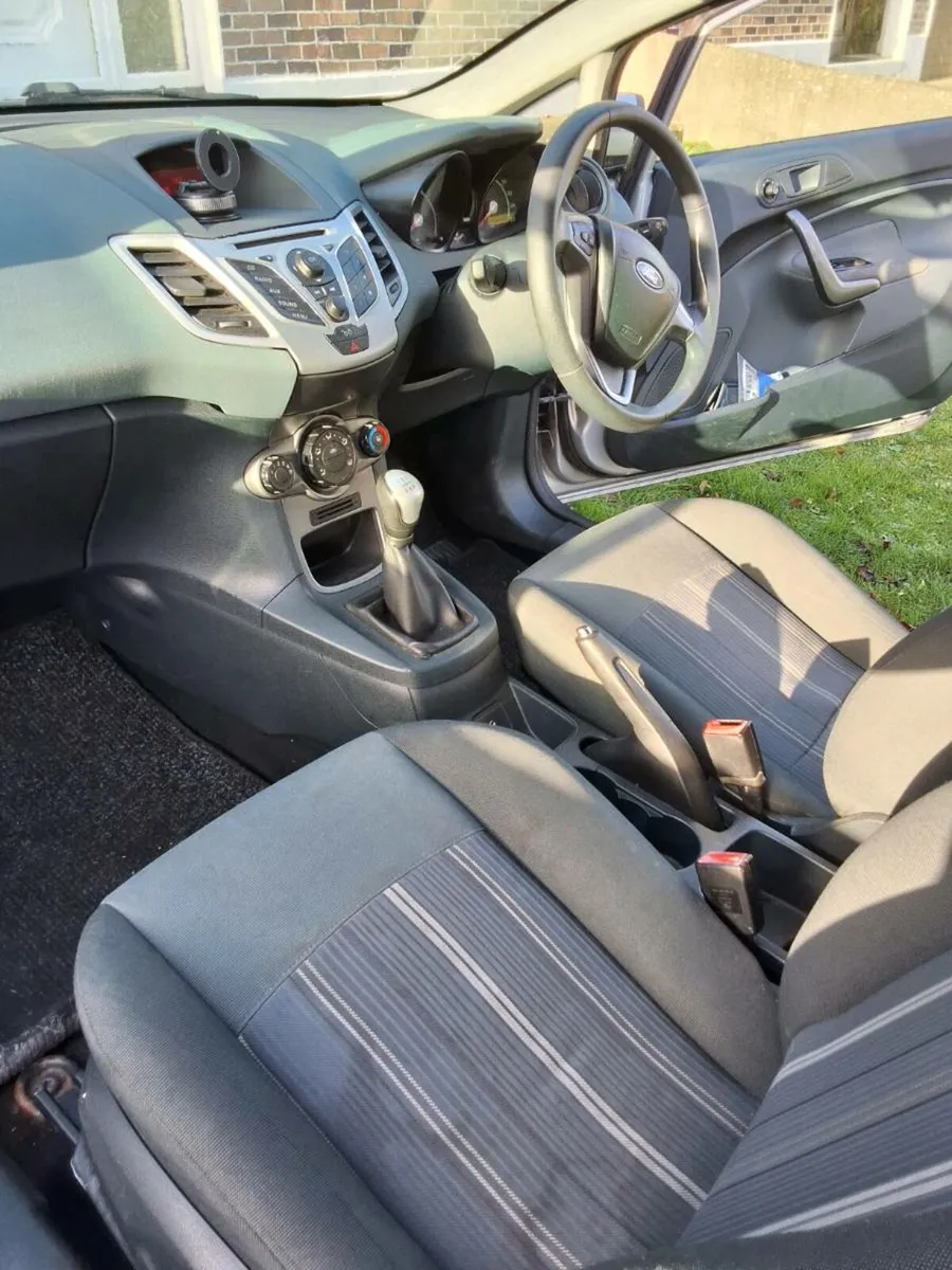 Ford Fiesta 2009  233053 Km - Image 1