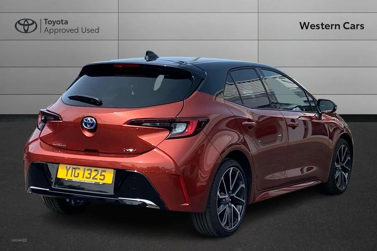 Toyota Corolla 2.0 VVT-h Excel CVT Euro 6 (s/s) 5d - Image 2