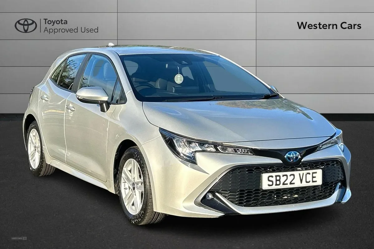 Toyota Corolla 1.8 VVT-h Icon CVT Euro 6 (s/s) 5dr - Image 1
